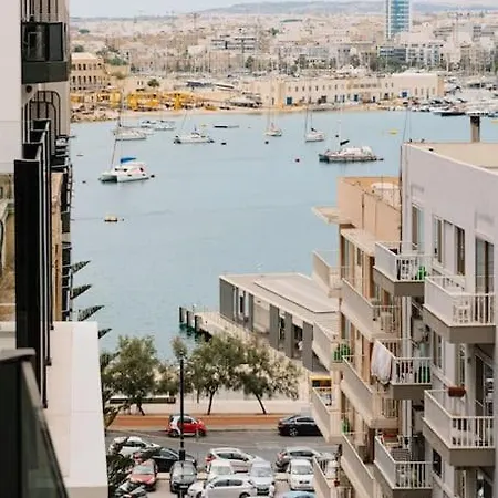Mainstreet Luxury 9 شقة