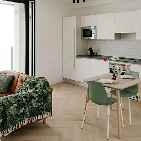 Mainstreet Luxury 9