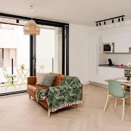 Mainstreet Luxury 9